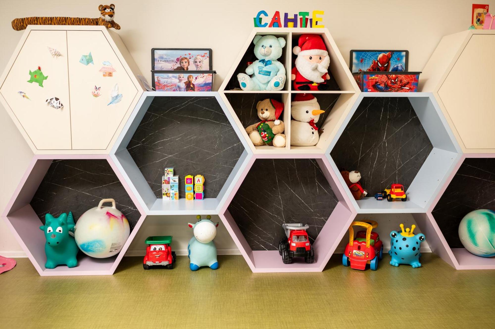 Santé SPA Hotel Velingrado Exterior foto A toy shelf